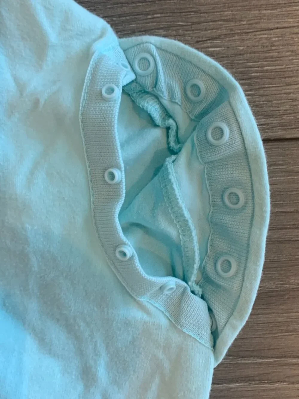 Woombie Convertible Green Swaddle 20-25 lbs